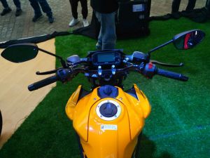 warna baru Suzuki GSX-S150 2018