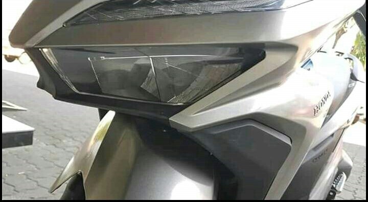 mika headlamp lampu depan new honda vario 150 retak