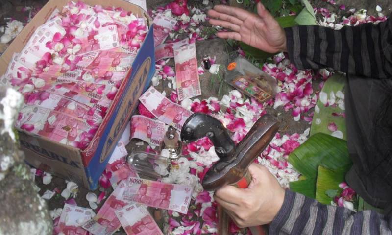 pesugihan kyai molor